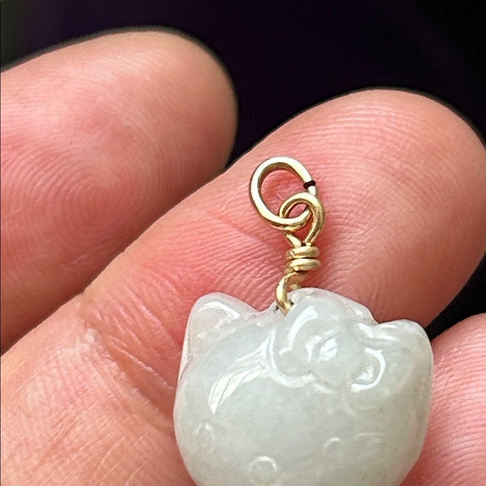 🖤Carved Jade Kitty pendant - Picture 8 of 12